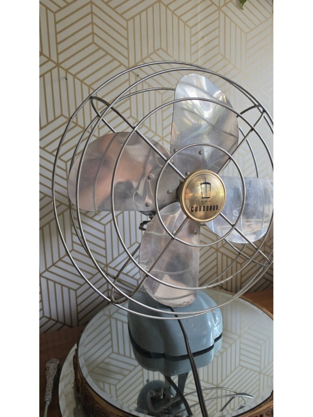 Vintage Blue Coronado Electric Oscillating Fan 12" Aluminum Blades Model 44-1004 - Picture 5 of 13